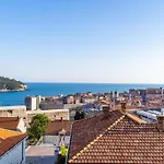 Sea View Magnolia דירה