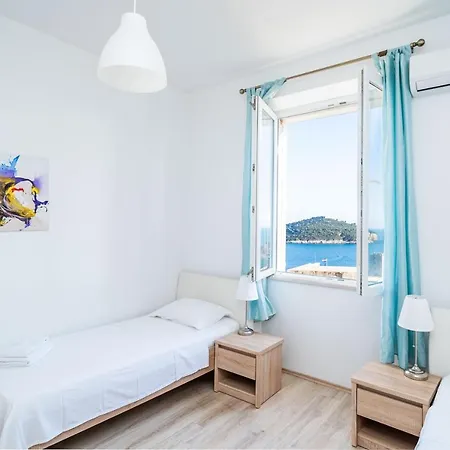 Sea View Magnolia